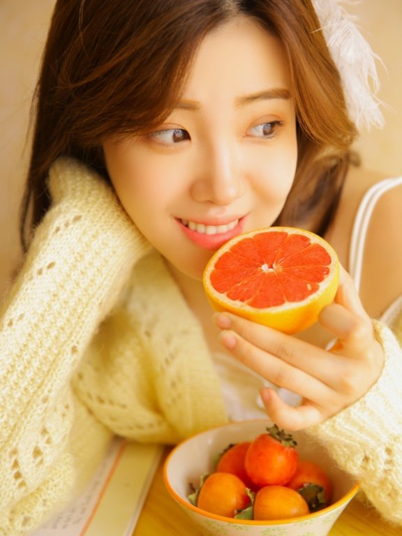 清纯软妹子室内唯美写真照片