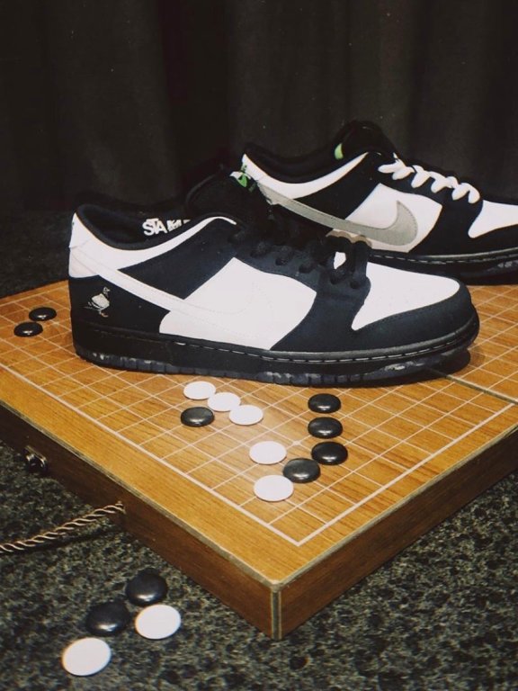 白敬亭又上脚Nike限定联乘系列!努努力你没准也能get到!