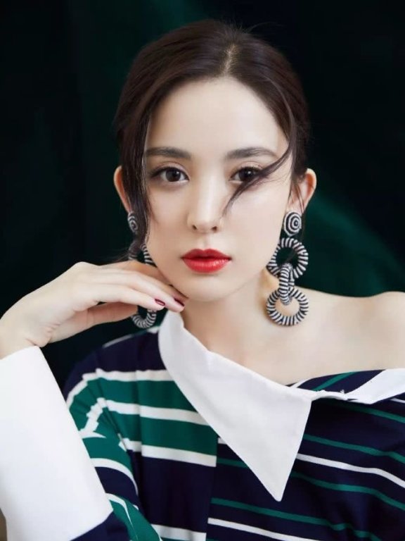 今年夏天女明星的耳环真少女