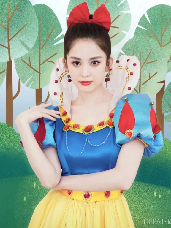 古力娜扎儿童节模仿白雪公主，但气场太强像极了皇后