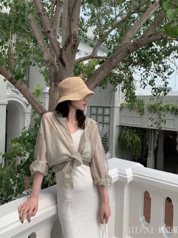 夏季试试这8套淑女气质的衣服,让你穿搭优雅又有女人味
