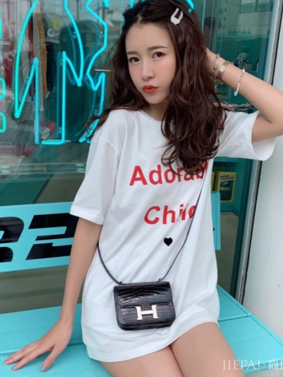 陈赫又帅娇妻美照,张子萱清凉打扮嫩如少女