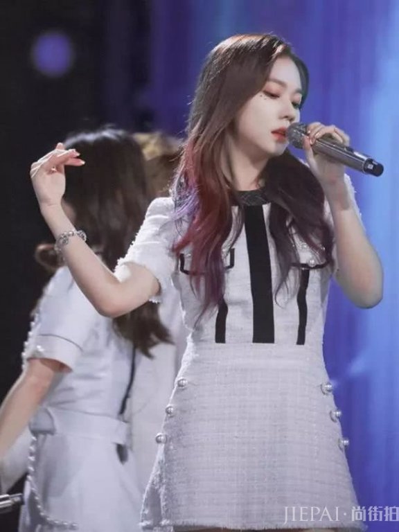 被淹没在火箭少女里的颜霸,穿“假裙子”靓翻全场