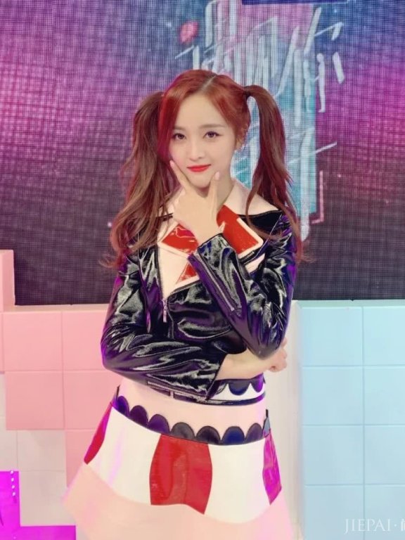 宋祖儿也逃不掉的“初恋发”!小脸女孩们的减龄神操作