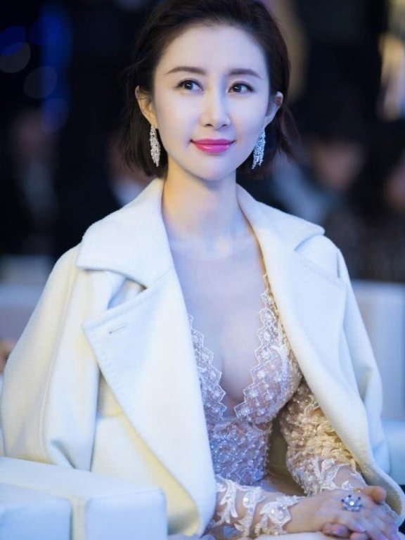 舒畅一改往日清纯打扮，大胆尝试性感路线，不红原因爆出