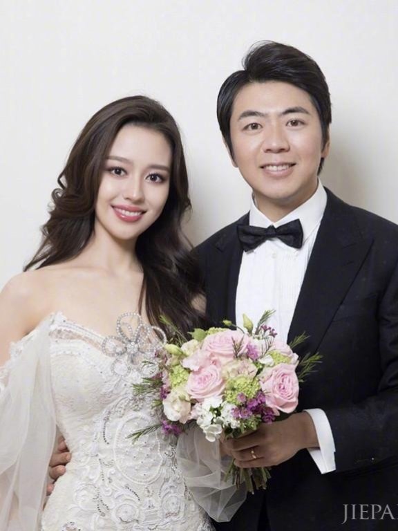 郎朗新婚上演真实版神仙眷侣,新娘身材似超模,混血颜撞脸郭碧婷