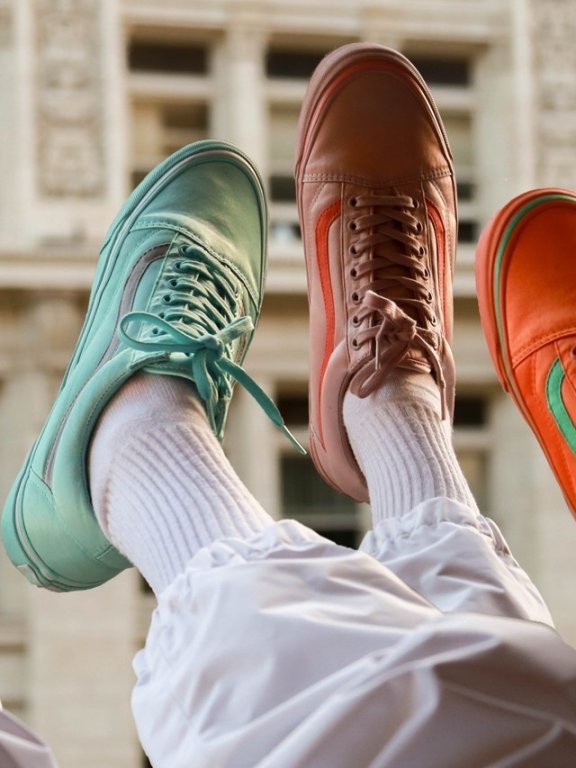 缎面系列又来啦!Opening Ceremony x Vans三色优雅上市!