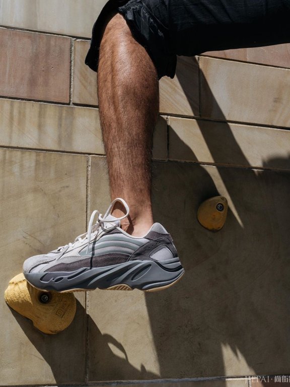 7分钟就售罄！这次的YEEZY BOOST 700要变成史上最强？