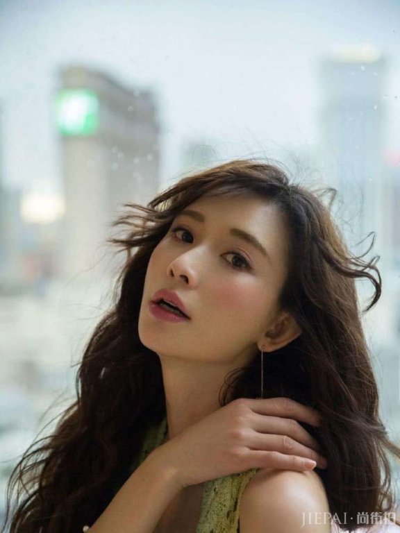 林志玲宣布结婚后发贺卡感谢媒体:一切很突然但很美好