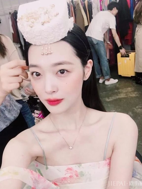 TWICE的可盐可甜,雪梨的清透无瑕,百变妆容的秘诀是什么?