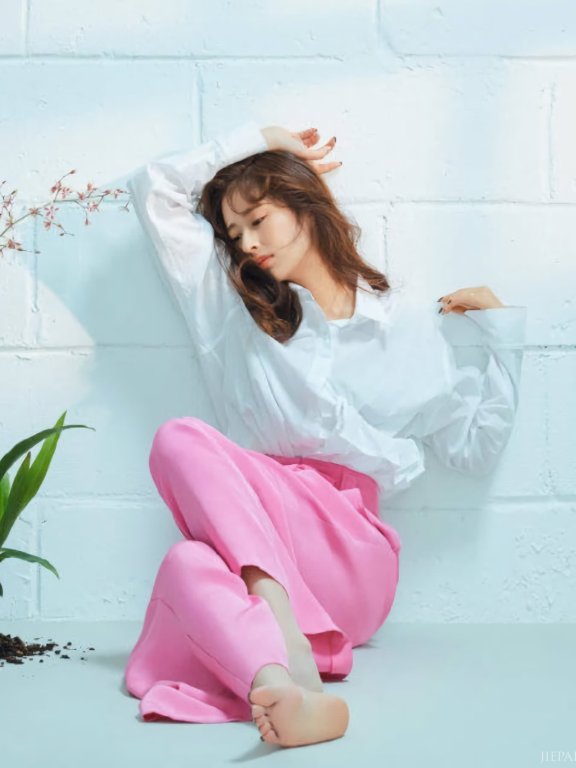 颖儿穿上今年超火的“空军一号”裙,美得像换了个人