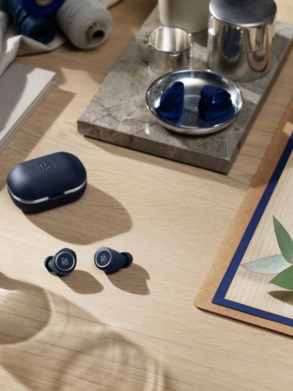 清冷北欧风?Bang & Olufsen 首款无线充电耳机