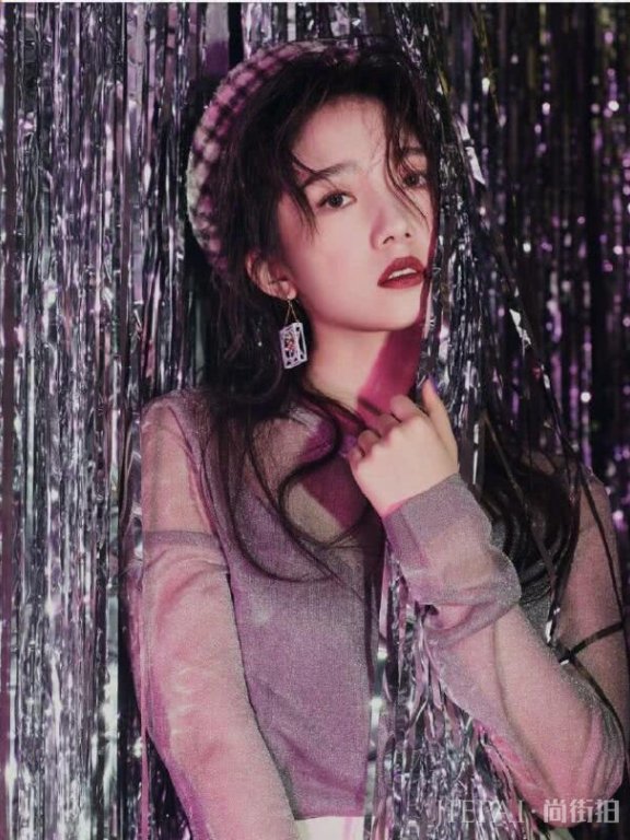 孟美岐最新杂志内页!6套造型每套都惊艳