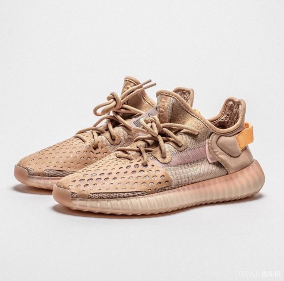 又一款YEEZY新配色?反穿式 BOOST 350 V2你打几分?