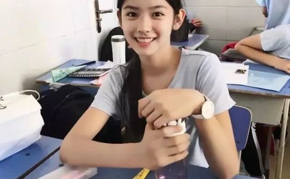 被称为“小章子怡”的她因合作王凯爆红，小小年纪就已是老戏骨