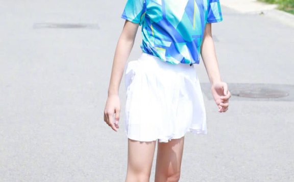 森碟长大，清纯脸美得人动心，真是11岁的样子？