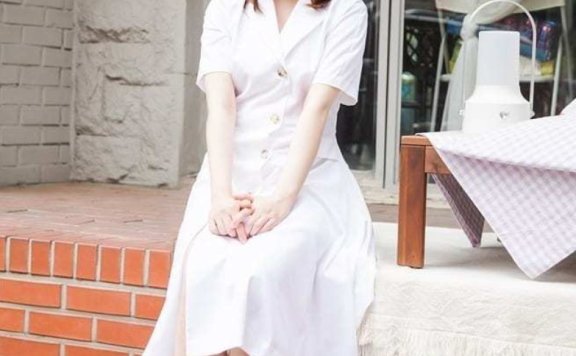 具惠善婚后胖26斤,穿白色连衣裙真年轻