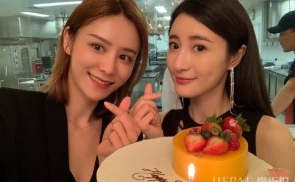 张馨月陪林峯出席堂妹生日,相恋1年已和所有人交好