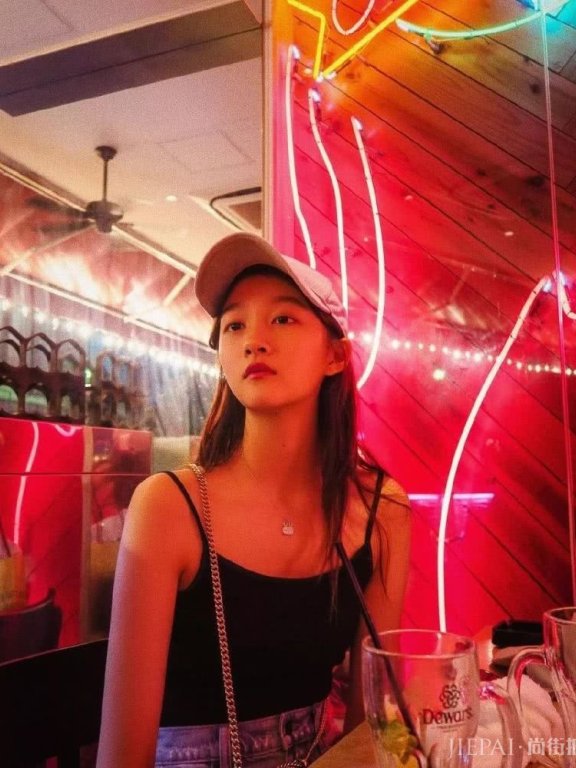 你有100个理由拒绝吊带，就有1000个理由选择背心