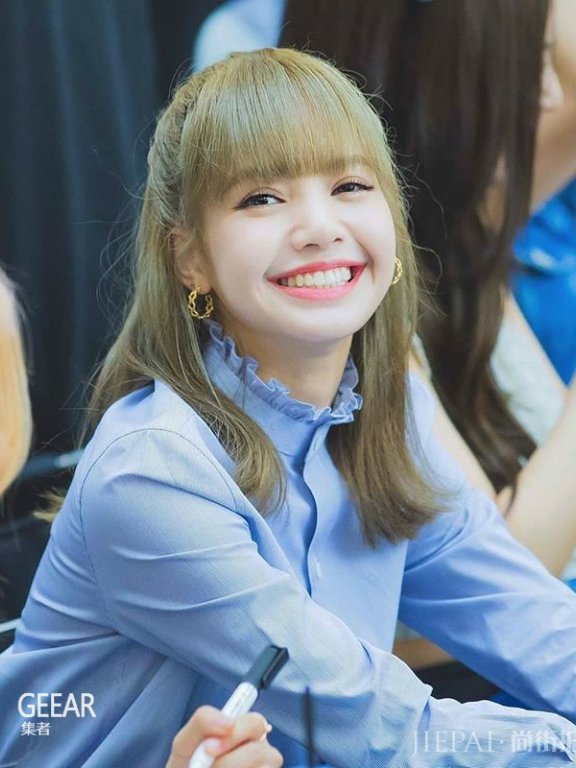 公主辫明明人人都能绑，为何Lisa就绑得比我们好？