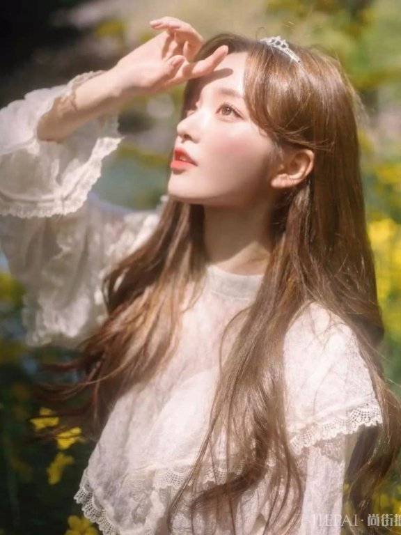 纯色桔梗裙知性美中带着着贵气,成熟女人味尽显