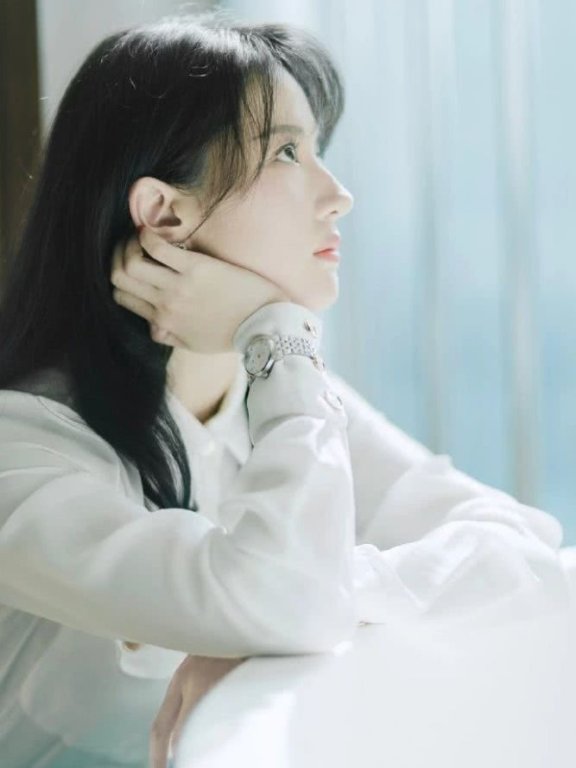 再次感受刘亦菲的美颜暴击,冷淡风路线也是疯狂圈粉