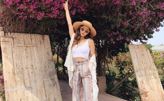 会穿衣的博主那么多，但是这位小姐姐的街拍更适合照搬