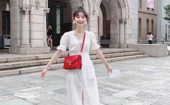 早秋换开衩裙,让你洋气秒变腿精