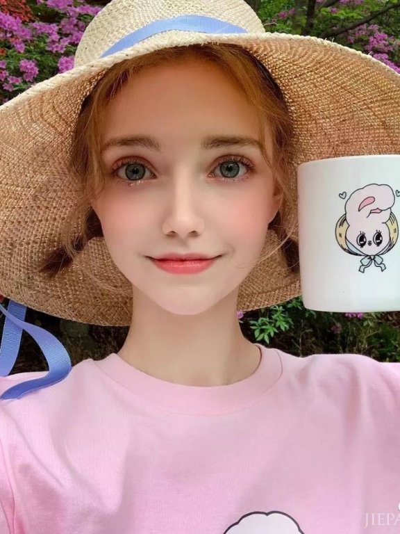 统一中日韩三国审美的人间芭比,各种穿衣风格都能驾驭