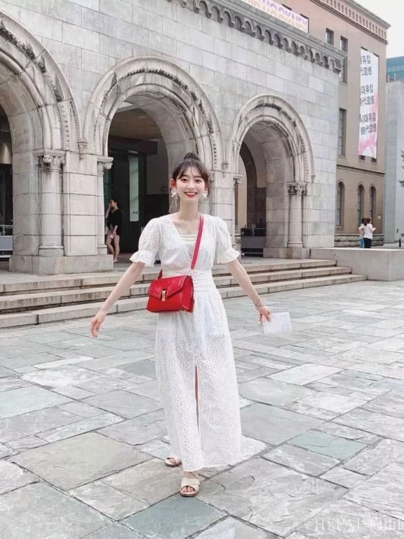 早秋换开衩裙，让你洋气秒变腿精