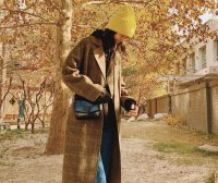 明星街拍:让针织帽帮你展现摩登少女时尚感