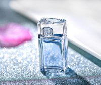 黑鸦片和白夜版的区别 香味和适用人群都有很大区别