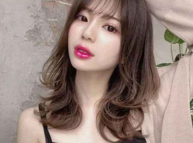 长脸适合长发还是短发