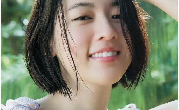 三吉彩花,当得起“尤物”二字