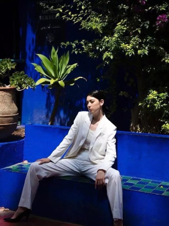 171cm女神可甜也可酷,穿搭其实是中性的酷帅街头风格