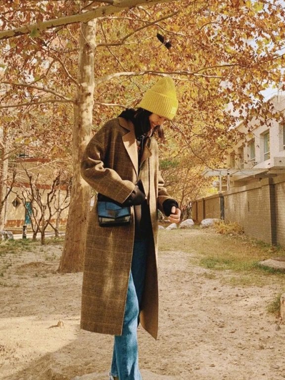 明星街拍：让针织帽帮你展现摩登少女时尚感