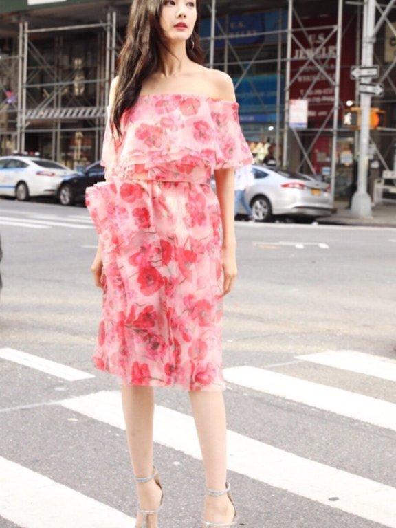 李一桐最新造型,溢出屏幕的少女感,粉色纱裙灵动飘逸