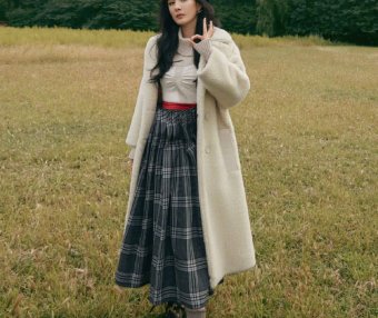 杨幂登时尚杂志挑战复古风造型,时尚女王果然名不虚传