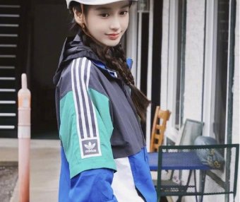 杨幂、ANGELABABY穿同一件外套,一个时髦一个甜美,好都美!