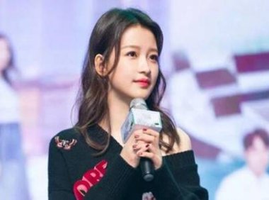 大半个娱乐圈都偏爱这款卷发，时髦精决不能错过