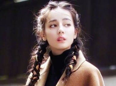 发量少的女生这样编发，打造蓬松浓密既视感