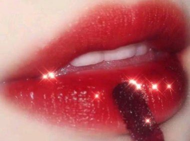 涂口红时千万不要直接抿,3个小妙招让你唇妆变好看