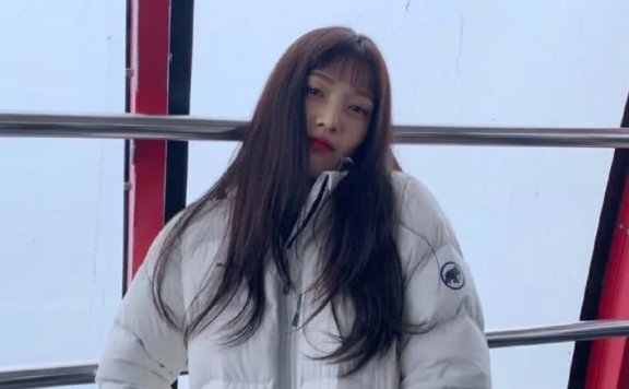 在秋季如何做个温柔有气质的小姐姐?从JOY的近期私服中找下灵感吧