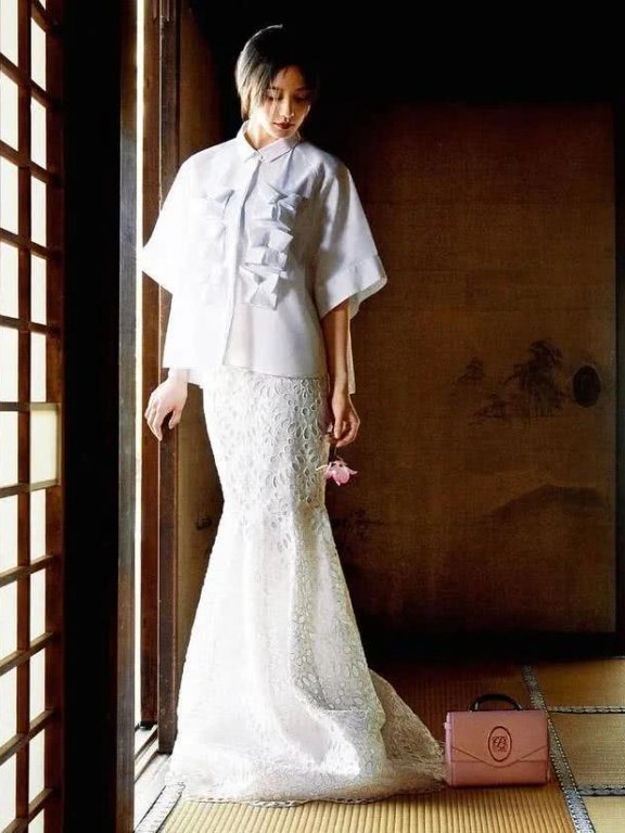 刘诗诗产后首现身,古风侧颜美极了,素颜女神不是吹的