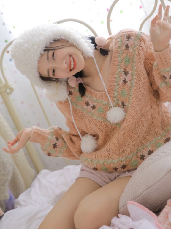 躺在床上的漂亮萝莉美女长腿诱人性感图片