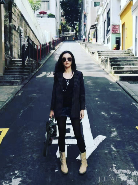 张柏芝扎马尾辫发型，看起来尽显少女感