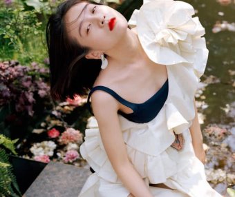 张雪迎登上《男人装》2019年11月封面大片