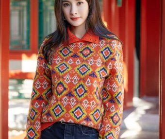 美女辣妈杨幂上故宫综艺穿毛衣搭配平底鞋,166CM的竹竿腿也太好看了吧