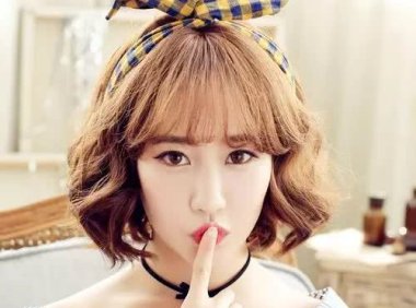 怎么都不会过时的蛋卷发，你可以一试