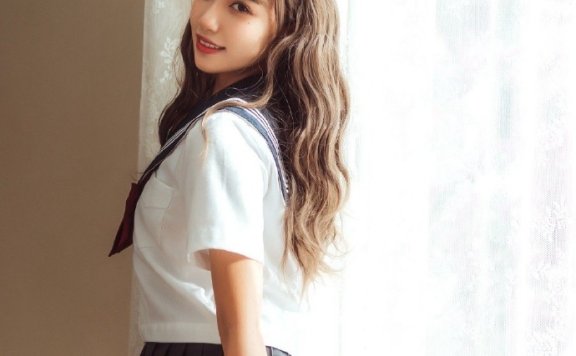 日系美女学生妹短裙制服写真图片